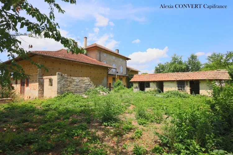 Dépendance 115m² avec 946m² de terrain proche centre village Foissiat — photo 2