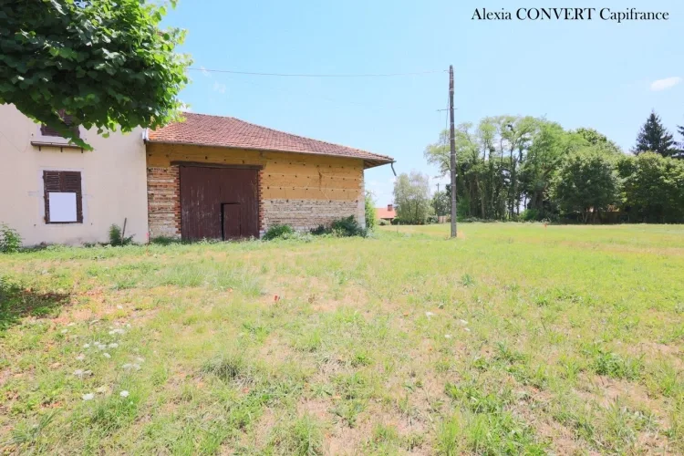 Dépendance 115m² avec 946m² de terrain proche centre village Foissiat — photo 3