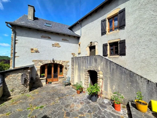 Ancien corps de ferme dans un hameau paisible avec un terrain de plus de 7 500m² — photo 4