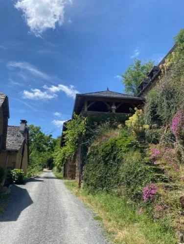 OPPORTUNITE: Grange à transformer  en partie rénovée à La Vinzelle (12) — photo 3