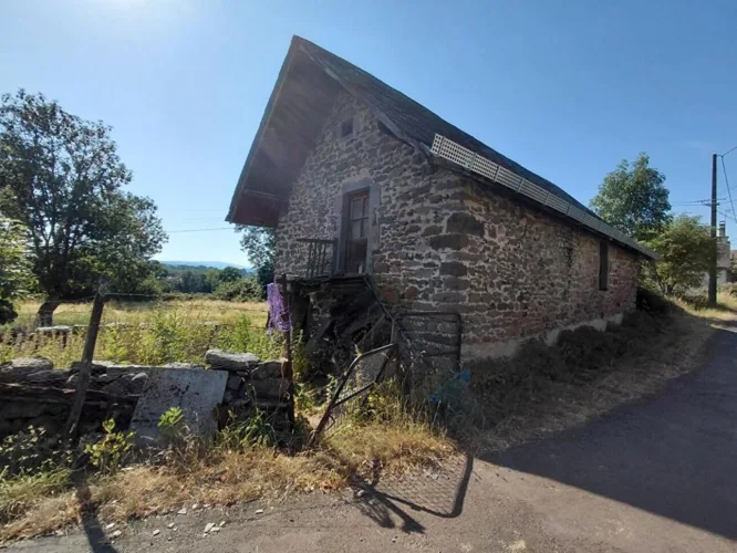 Corps de ferme en Cantal