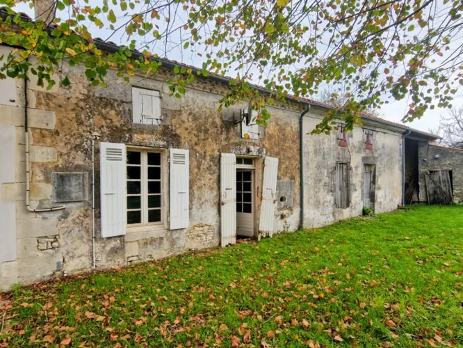 Propriete à vendre 9 pièces proche de LUSSANT (17) — photo 4