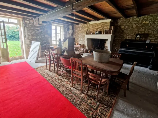 Propriete à vendre 9 pièces proche de LUSSANT (17) — photo 5