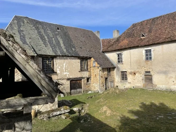 Ancienne maison, membre de la Commanderie d'Ayen - Un bien d'exception! — photo 2