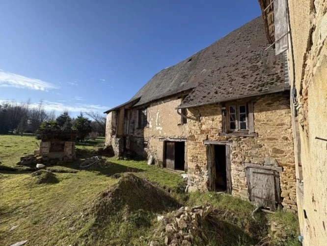 Ancienne maison, membre de la Commanderie d'Ayen - Un bien d'exception! — photo 3