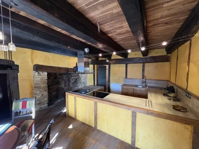 Ancienne maison, membre de la Commanderie d'Ayen - Un bien d'exception! — photo 4