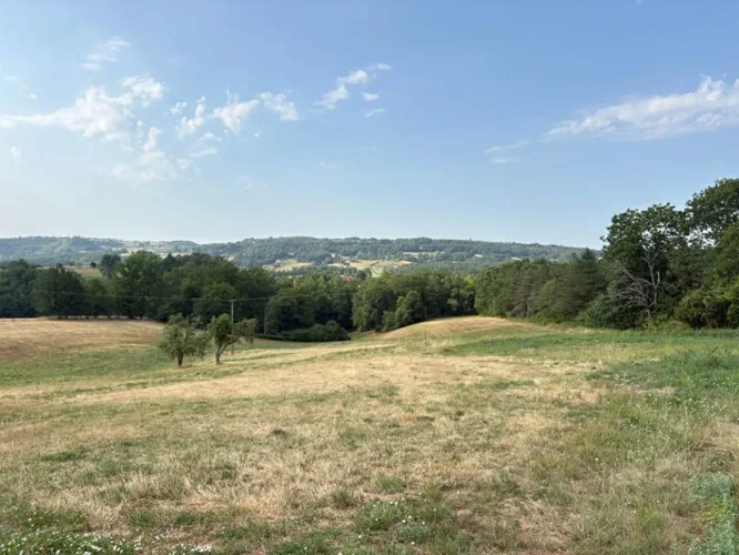 Authentique propriété en pierre offrant un remarquable potentiel d'aménagement — photo 3