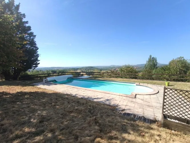 Maison  5 pièces avec grange et piscine — photo 2