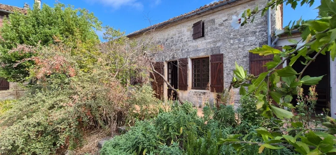 Corps de Ferme de 340 m2, avec plusieurs maisons indépendantes et 200 m2 de dépendances — photo 4