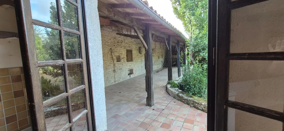 Corps de Ferme de 340 m2, avec plusieurs maisons indépendantes et 200 m2 de dépendances — photo 5