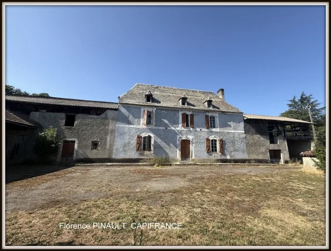 Corps de ferme en Hautes-Pyrénées