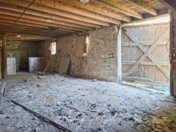 Grange en pierre à rénover entièrement, au coeur d'Astaffort, plus de 200m² — photo 2