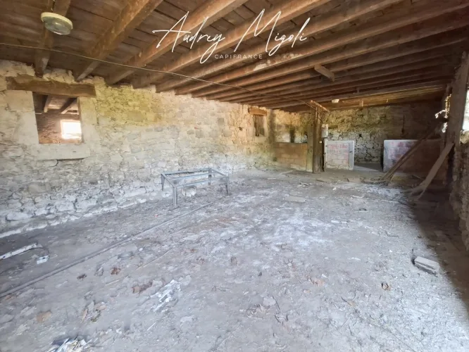 Grange en pierre à rénover entièrement, au coeur d'Astaffort, plus de 200m² — photo 3