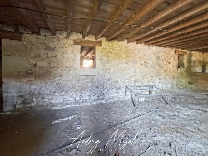 Grange en pierre à rénover entièrement, au coeur d'Astaffort, plus de 200m² — photo 4