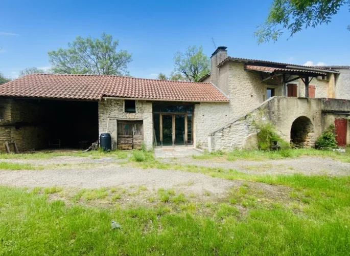 Ancien corps de ferme en pierre — photo 3