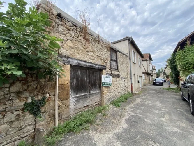 Bâti à restaurer au coeur de Bretanoux