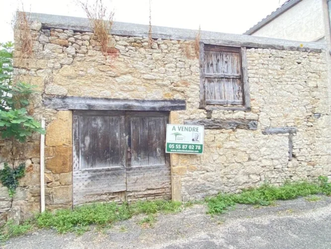 Bâti à restaurer au coeur de Bretanoux — photo 4