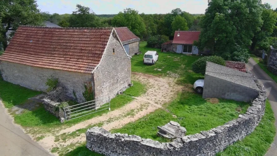 Beau potentiel de rénovation dans un hameau calme et typique du Lot