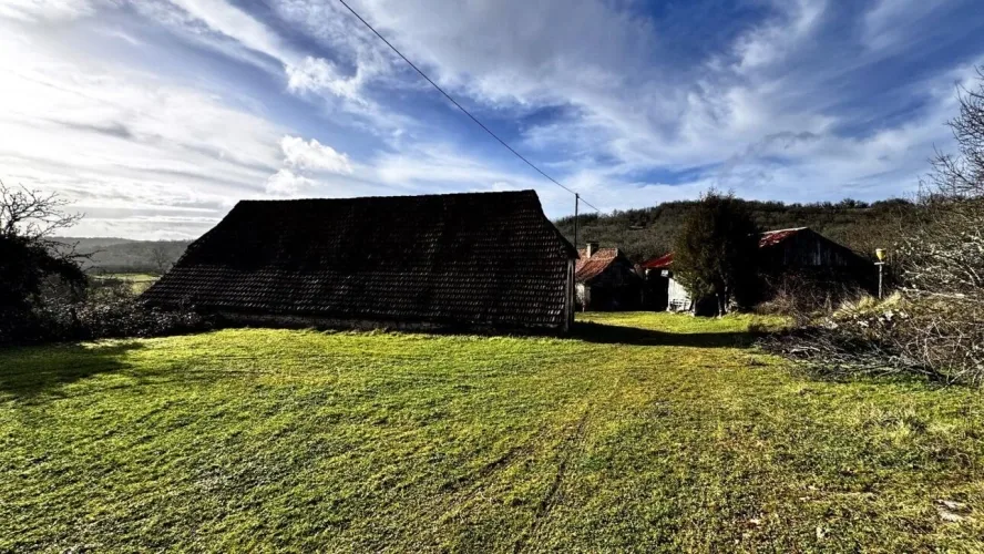 Corps de ferme 7 bâtiments - 5.8ha de terrain - à rénover — photo 5