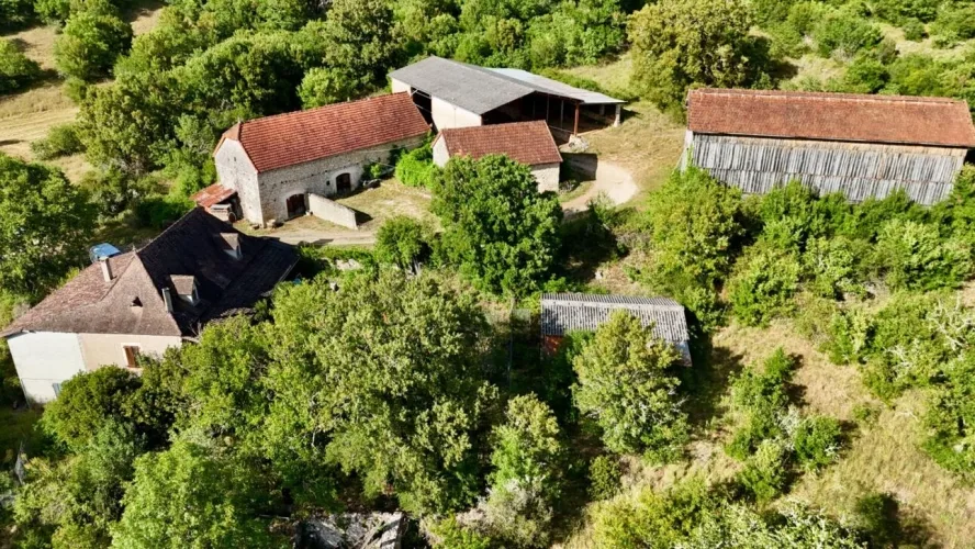 Corps de ferme 7 bâtiments sur 8 ha — photo 4
