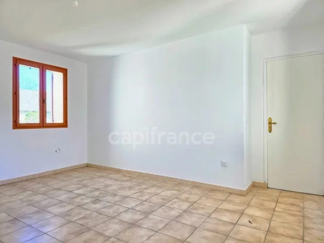 À VENDRE ANCIEN CORPS DE FERME RÉNOVÉ AVEC NOMBREUSES DÉPENDANCES à GUERVILLE (76) — photo 4