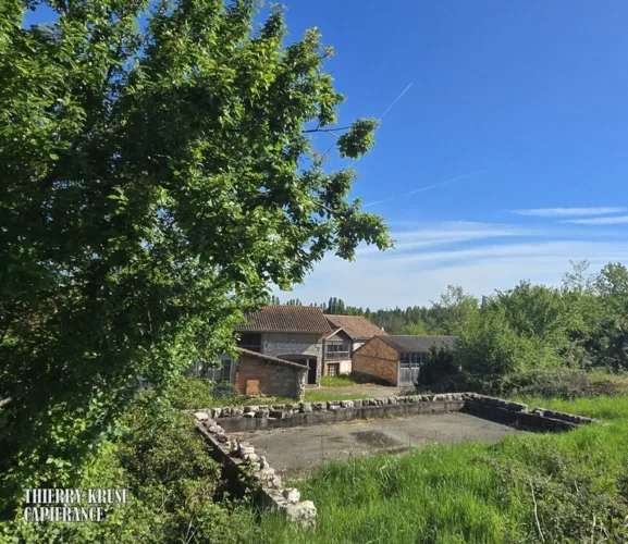 Propriété à fort potentiel – Hangars & bâtiments – 450 m² exploitables sur 2 000 m² de terrain – Changement de destination possible — photo 2