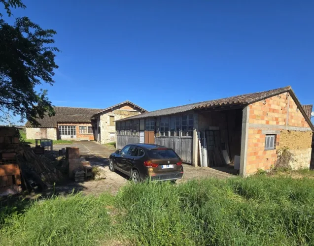 Propriété à fort potentiel – Hangars & bâtiments – 450 m² exploitables sur 2 000 m² de terrain – Changement de destination possible — photo 3