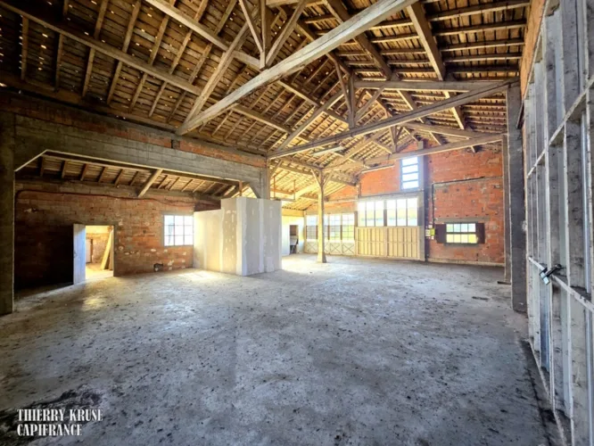 Propriété à fort potentiel – Hangars & bâtiments – 450 m² exploitables sur 2 000 m² de terrain – Changement de destination possible — photo 4