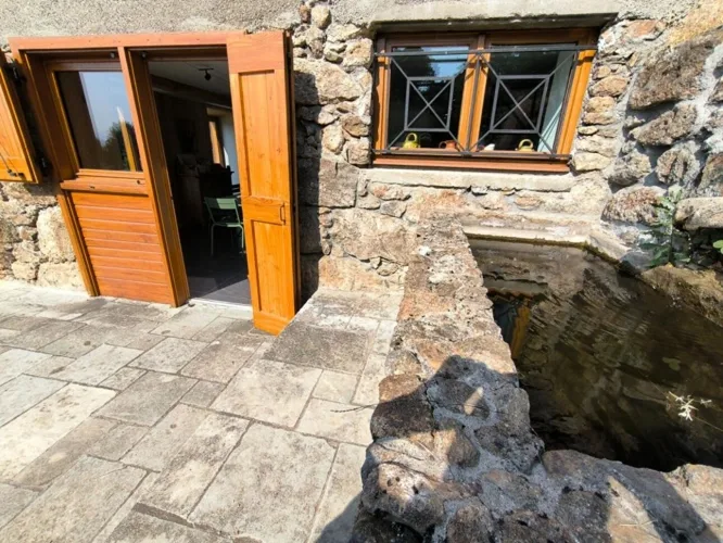 Corps de ferme de montagne  , superbement rénové  , dépendances  3.2 HA — photo 5