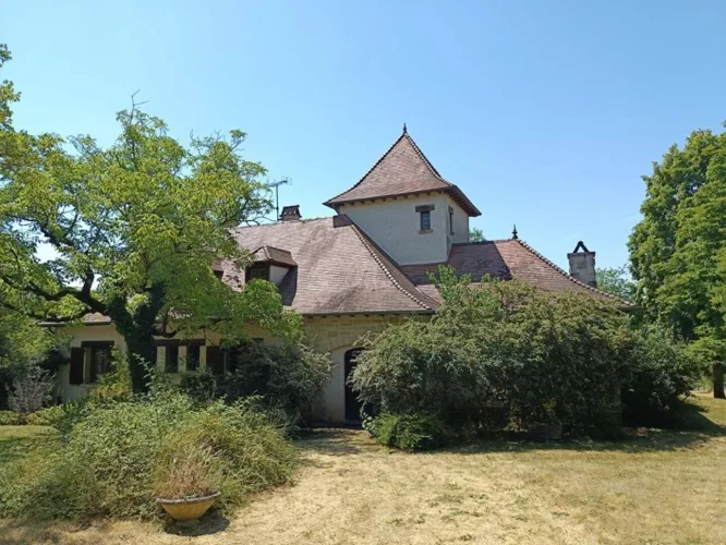 Maison Toulonjac 10 pièces 236.2 m2