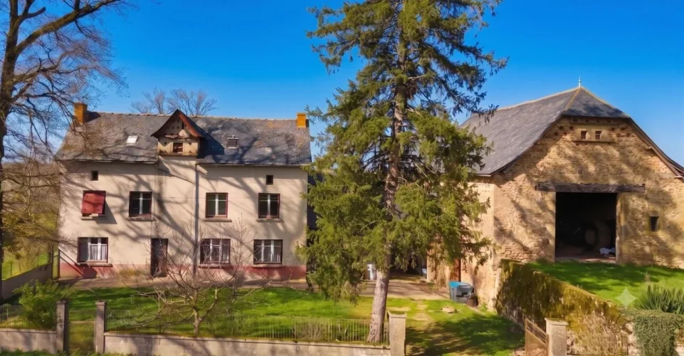 MONTBAZENS - Authentique corps de ferme en pierres, superbe grange et dépendances — photo 2