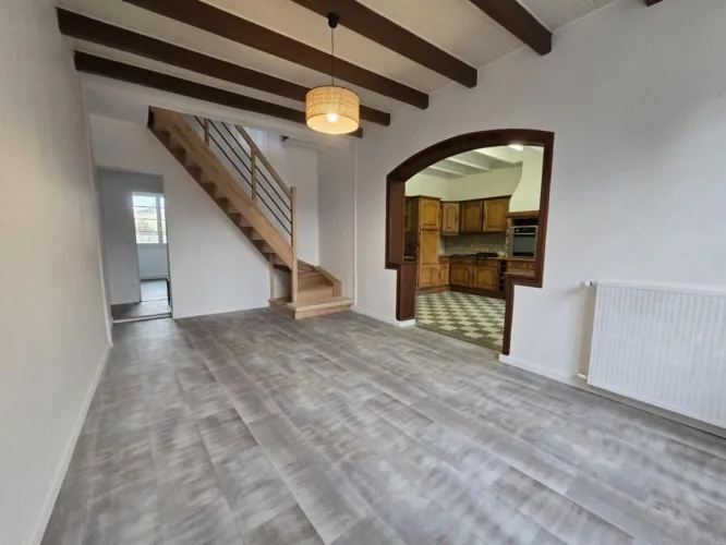 Propriété rénovée avec dépendance — photo 4