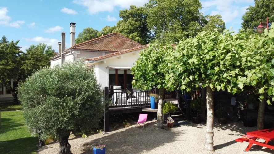 Charme, confort et vue imprenable au coeur de la campagne charentaise — photo 4
