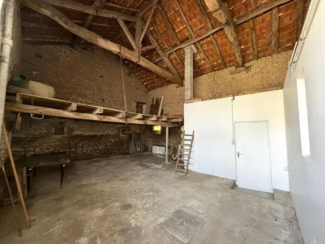 Maison de 83m² habitables avec 2 chambres, dépendances et jardin de 1393m² — photo 4