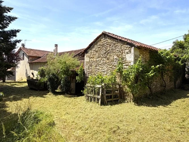 Maison de 83m² habitables avec 2 chambres, dépendances et jardin de 1393m² — photo 5