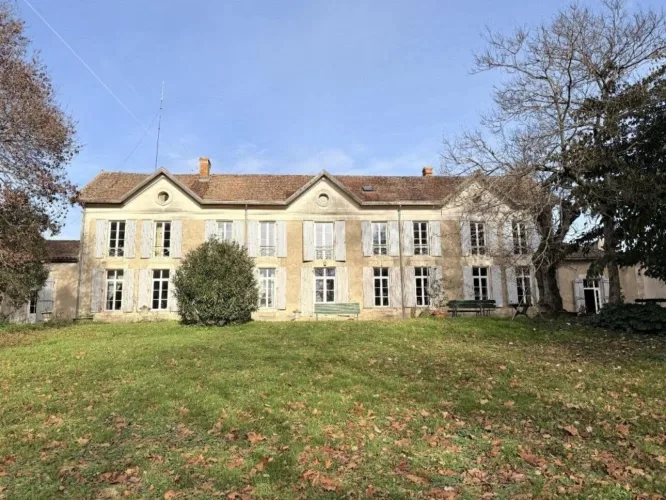 Corps de ferme en Charente