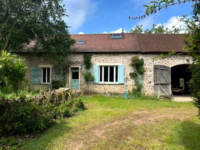 Exclusivité – Propriété de caractère avec étang, dans un écrin naturel préservé du Morvan - proche de SAULIEU (21) — photo 2