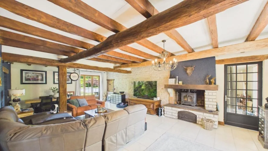 Superbe propriété de village en pierre de 4/5 chambres avec terrain privé, piscine et dépendances — photo 4