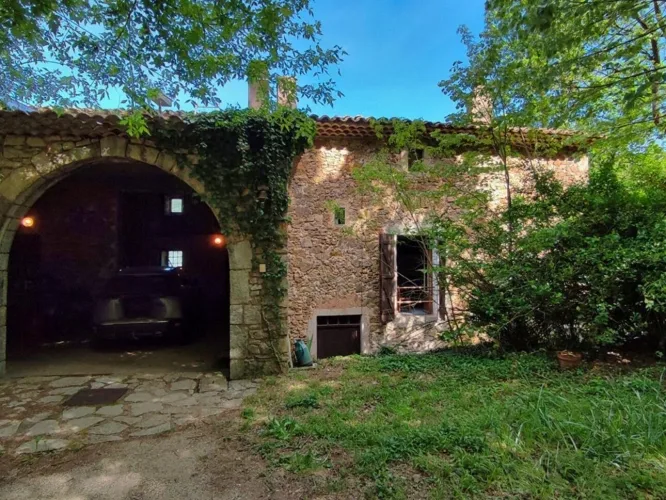 Vers Anduze, propriété de caractère avec fort potentiel — photo 3