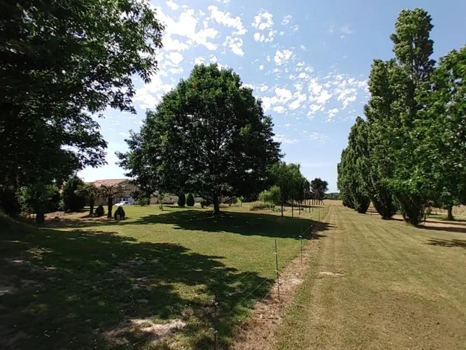Ancienne propriété agricole avec dépendances au calme — photo 4