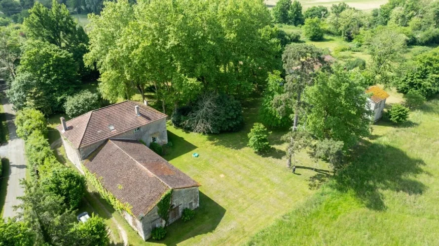 GRANDE PROPRIETE AVEC 6,5HA — photo 3