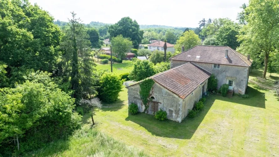 GRANDE PROPRIETE AVEC 6,5HA — photo 4