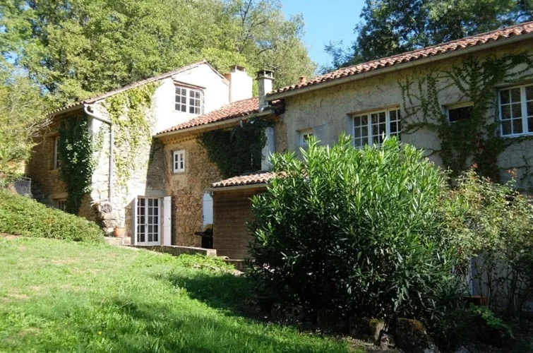 MAISON DANS LA CAMPAGNE AVEC ETANG PRiVE — photo 2