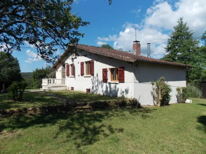 Rare opportunité d'acheter une maison individuelle avec 1 hectare de terrain attenant et un étang — photo 2