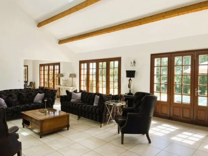 Villa  3 chambres sur un grand parc avec vue, endroit calme — photo 2