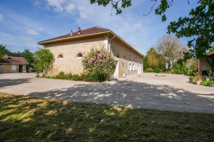 Propriété de Caractère et de charme proche de MONT DE MARSAN (40) - 430 M2 Habitables - Terrain 9000m2 environ — photo 2