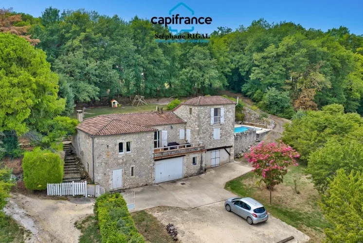 Propriete à vendre 5 pièces PUJOLS (47) Maison de 135m2 sur 6144m2 de terrain et piscine — photo 2