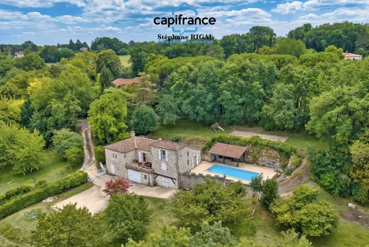 Propriete à vendre 5 pièces PUJOLS (47) Maison de 135m2 sur 6144m2 de terrain et piscine — photo 3