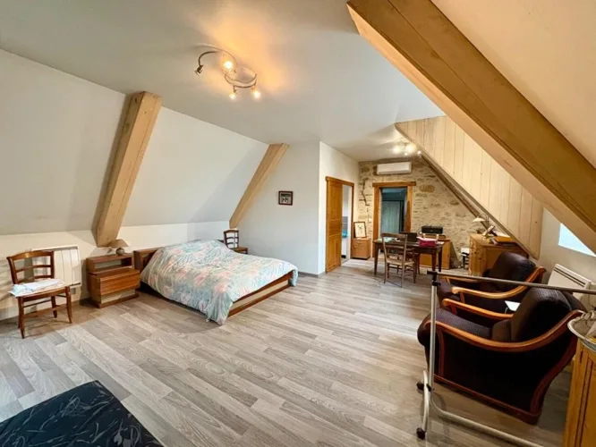 Maison en pierre rénovée Charme, Confort et piscine — photo 5