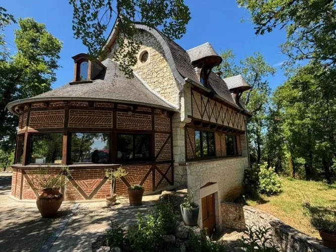 Proche Montcuq: Maison 18e Siècle avec 8,5ha — photo 2